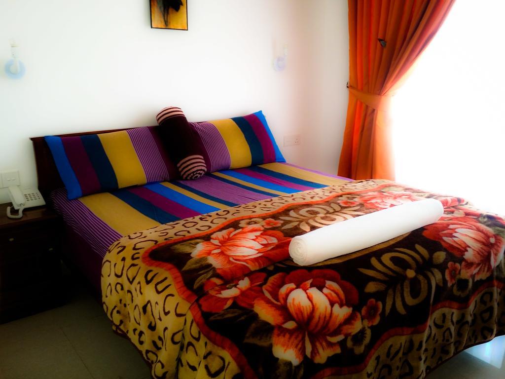 נוארה אליה Yoho Toppass Breeze Hotel מראה חיצוני תמונה