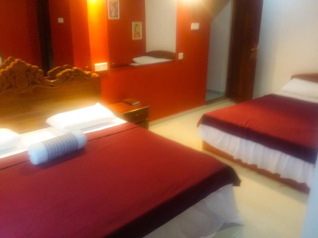 נוארה אליה Yoho Toppass Breeze Hotel חדר תמונה