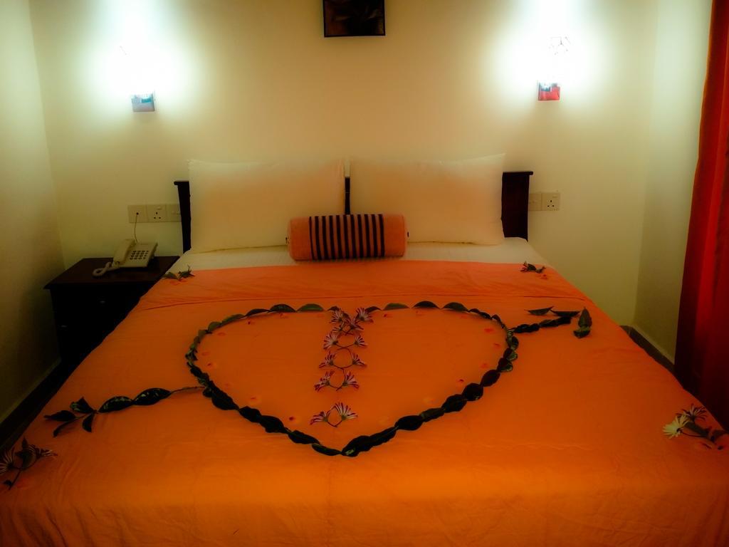 נוארה אליה Yoho Toppass Breeze Hotel חדר תמונה
